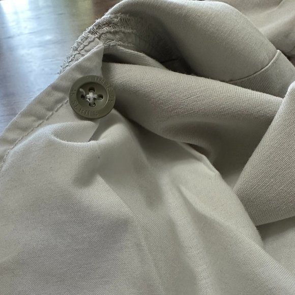 THE NORTH FACE “Never Stop Exploring" Shorts - Picture 6 of 7